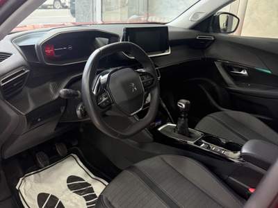 Peugeot 2008 80.000 km Rosso usata Moncalieri