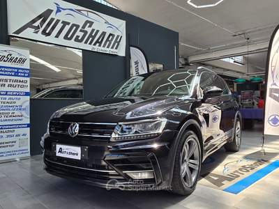 Volkswagen Tiguan VOLKSWAGEN TIGUAN 1.6 TDI R-LINE SPORT Nero usata Torino