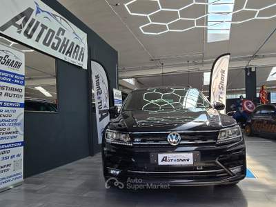 Volkswagen Tiguan VOLKSWAGEN TIGUAN 1.6 TDI R-LINE SPORT Nero usata Torino