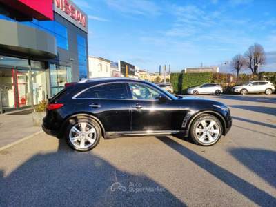 Infiniti QX70 FX30D Nero usata Lucca