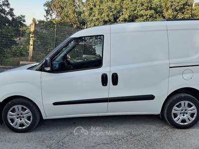 Fiat Doblò Fiat Doblo1.6 MJT Cargo 3 posti Doppia porta, voletto posteriore Bianco usata Cassano delle Murge