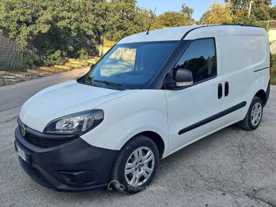 Fiat Doblò Fiat Doblo1.6 MJT Cargo 3 posti Doppia porta, voletto posteriore Bianco usata Cassano delle Murge