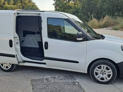 Fiat Doblò Fiat Doblo1.6 MJT Cargo 3 posti Doppia porta, voletto posteriore Bianco usata Cassano delle Murge
