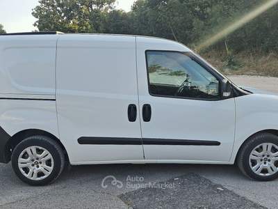 Fiat Doblò Fiat Doblo1.6 MJT Cargo 3 posti Doppia porta, voletto posteriore Bianco usata Cassano delle Murge