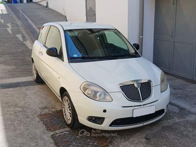 Lancia Ypsilon Unyca Beige usata Triggiano