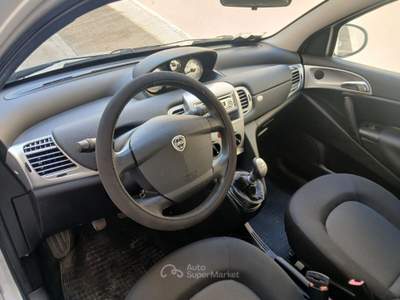 Lancia Ypsilon Unyca Beige usata Triggiano