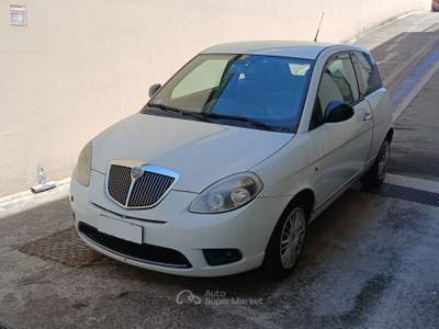 Lancia Ypsilon Unyca Beige usata Triggiano