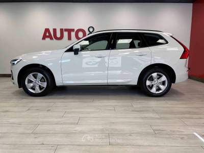 Volvo XC60 2.0 B4 MOMENTUM AWD AUTO - IVA DEDUCIBILE Bianco usata Mazzano