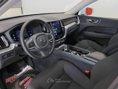 Volvo XC60 2.0 B4 MOMENTUM AWD AUTO - IVA DEDUCIBILE Bianco usata Mazzano