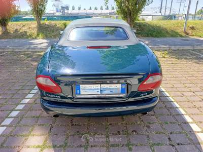 Jaguar XK XKR cabrio Verde usata Riccione