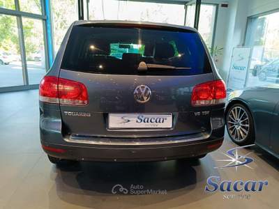 Volkswagen Touareg 3.0 V6 tdi Exclusive tiptronic dpf Blu/Azzurro usata Potenza