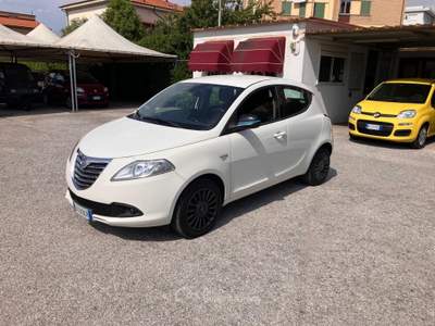 Lancia Ypsilon 1.2 69cv 5 Porte ELEFANTINO Bianco usata LIVORNO