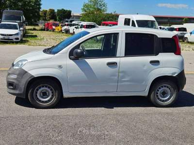 Fiat Panda Panda 1.2 69 CV VAN 2 POSTI EURO6 POP -   FY220PD Bianco usata Basiliano