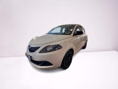Lancia Ypsilon 1.0 FireFly 5 porte S&S Hybrid Ecochic Silver Bianco usata Cagliari