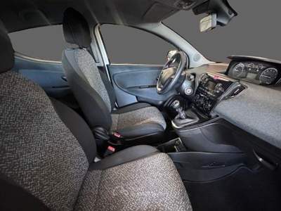 Lancia Ypsilon 1.0 FireFly 5 porte S&S Hybrid Ecochic Silver Bianco usata Cagliari