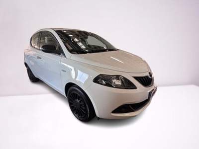 Lancia Ypsilon 1.0 FireFly 5 porte S&S Hybrid Ecochic Silver Bianco usata Cagliari