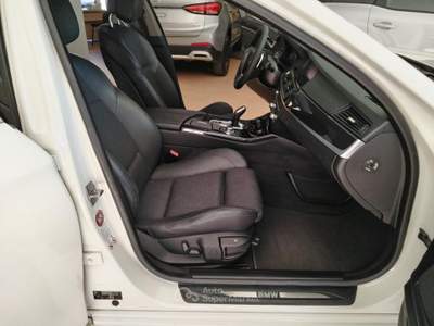 BMW Serie 5 520d d Touring Business Sport Bianco usata Monteforte Irpino