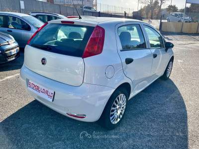 Fiat Punto 1.3 MTJ 95 CV 5 p NAVI-2018 Bianco usata Potenza