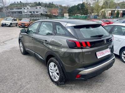 Peugeot 3008 1.5 HDi 130cv 6m km 101000 NAVI Grigio usata Potenza