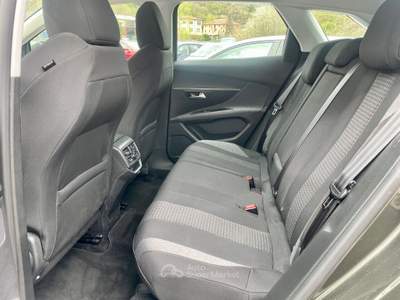 Peugeot 3008 1.5 HDi 130cv 6m km 101000 NAVI Grigio usata Potenza