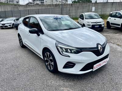 Renault Clio 1.5 dCi 100 CV Evolution 2023 Bianco usata Potenza