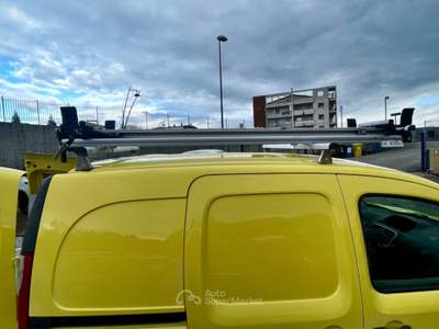Renault Kangoo 2019-3modelli disponibili uno con portascala vari km Giallo usata Potenza