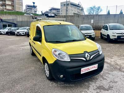 Renault Kangoo 2019-3modelli disponibili uno con portascala vari km Giallo usata Potenza