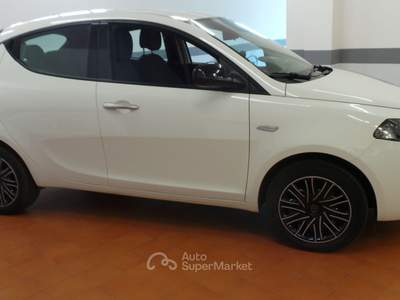 Lancia Ypsilon aziendale Bianco usata Dormelletto