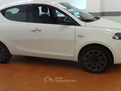 Lancia Ypsilon aziendale Bianco usata Dormelletto
