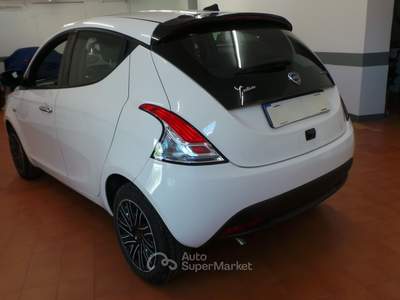 Lancia Ypsilon aziendale Bianco usata Dormelletto