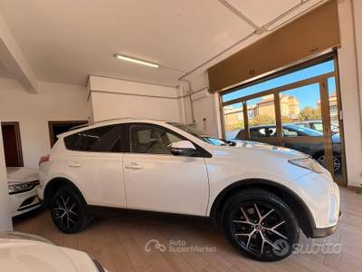 Toyota RAV4 RAV 4 RAV4 2.5 Hybrid 2WD Style usata Guidonia