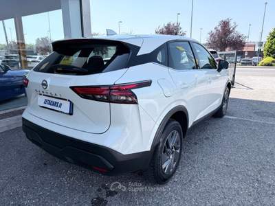 Nissan Qashqai 1.3 mhev Acenta 2wd 140cv Oro usata MALNATE