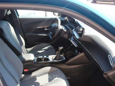 Peugeot 2008 PureTech 100 S&S Allure-KM0 Blu/Azzurro usata Trapani