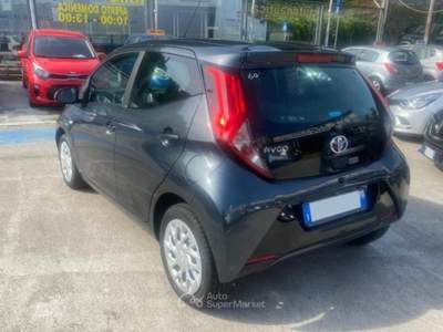Toyota Aygo 1.0 VVT-i 72cv 5 PORTE X-PLAY Grigio usata Napoli