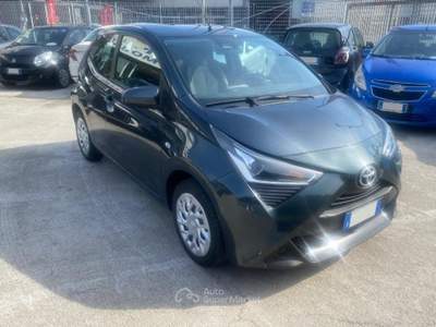 Toyota Aygo 1.0 VVT-i 72cv 5 PORTE X-PLAY Grigio usata Napoli