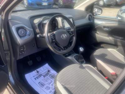 Toyota Aygo 1.0 VVT-i 72cv 5 PORTE X-PLAY Grigio usata Napoli
