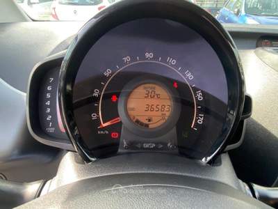 Toyota Aygo 1.0 VVT-i 72cv 5 PORTE X-PLAY Grigio usata Napoli