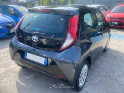 Toyota Aygo 1.0 VVT-i 72cv 5 PORTE X-PLAY Grigio usata Napoli