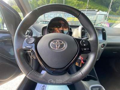 Toyota Aygo 1.0 VVT-i 72cv 5 PORTE X-PLAY Grigio usata Napoli