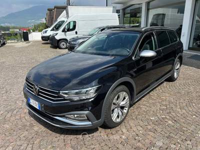 Volkswagen Passat 2.0 TDI 200 CV 4MOTION DSG Nero usata Garbagnate Monastero