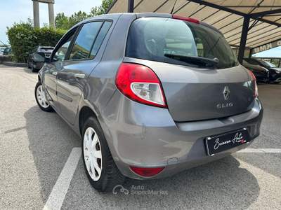 Renault Clio CLIO 1.2 16V 5P DYNAMIQUE*unipro* Grigio usata Aprilia