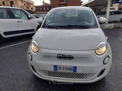 Fiat 500 3+1 42 kWh Aziendale Fatturabile km 37000 Bianco usata Tivoli
