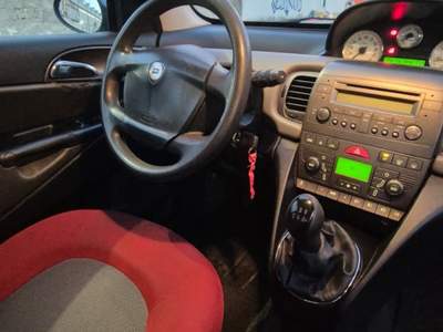 Lancia Ypsilon Buone condizioni interne Nero usata Giugliano in Campania