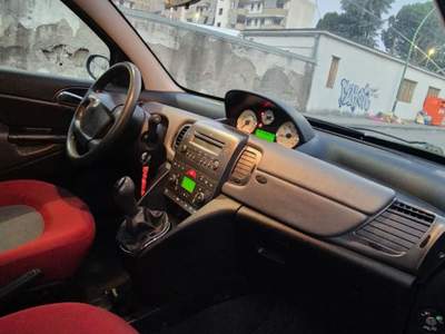 Lancia Ypsilon Buone condizioni interne Nero usata Giugliano in Campania