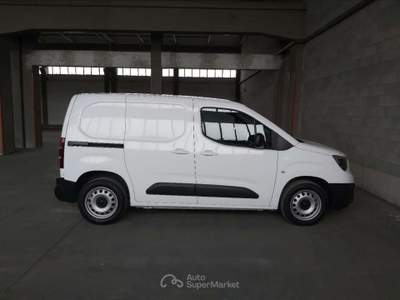 Opel Combo  -  1.5d 130cv edition s&s l1h1 at8 Bianco usata Piacenza