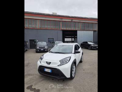 Toyota Aygo X  -  1.0 active 72cv s-cvt Bianco usata Piacenza