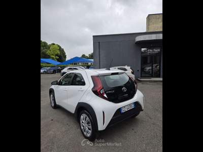 Toyota Aygo X  -  1.0 active 72cv s-cvt Bianco usata Piacenza