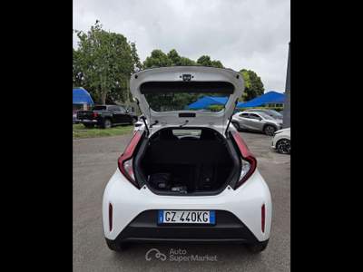 Toyota Aygo X  -  1.0 active 72cv s-cvt Bianco usata Piacenza