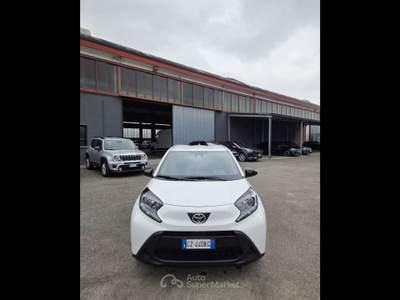 Toyota Aygo X  -  1.0 active 72cv s-cvt Bianco usata Piacenza