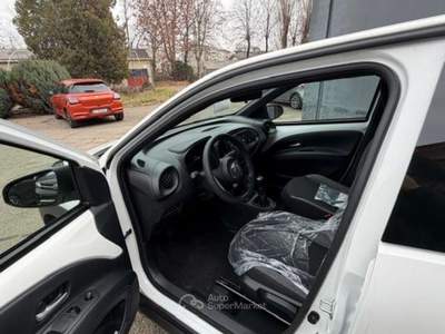 Toyota Aygo X  -  1.0 active 72cv Bianco usata Piacenza